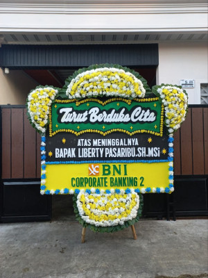 Papan Bunga Duka di Aikmel